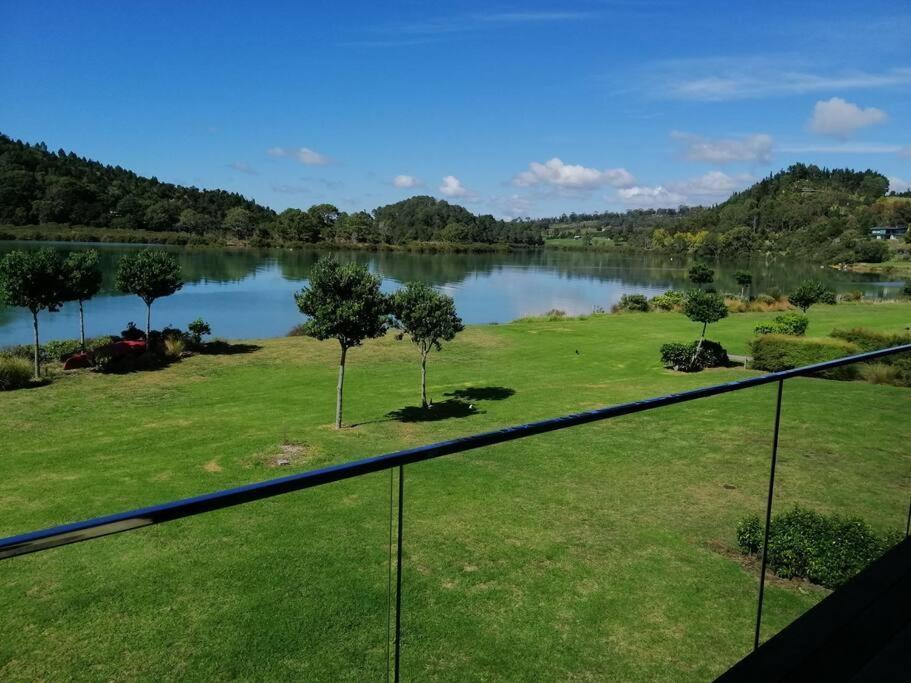 Purangi Waterfront Retreat - 2 Bedroom Cooks Beach Bagian luar foto